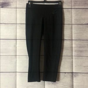 Nike black cropped leggings!